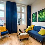 Tiny Studio City Centre / Mala Kawalerka